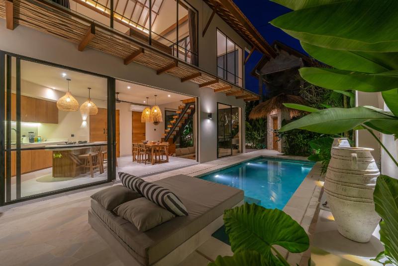 Villa Nalaka - Sophisticated 2BR Steps from Pererenan Beach - image 7