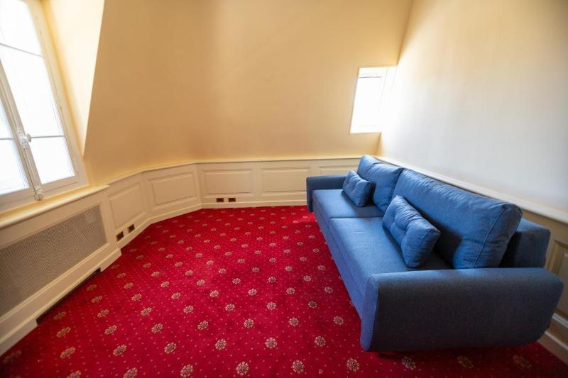 Deluxe Suite image 3