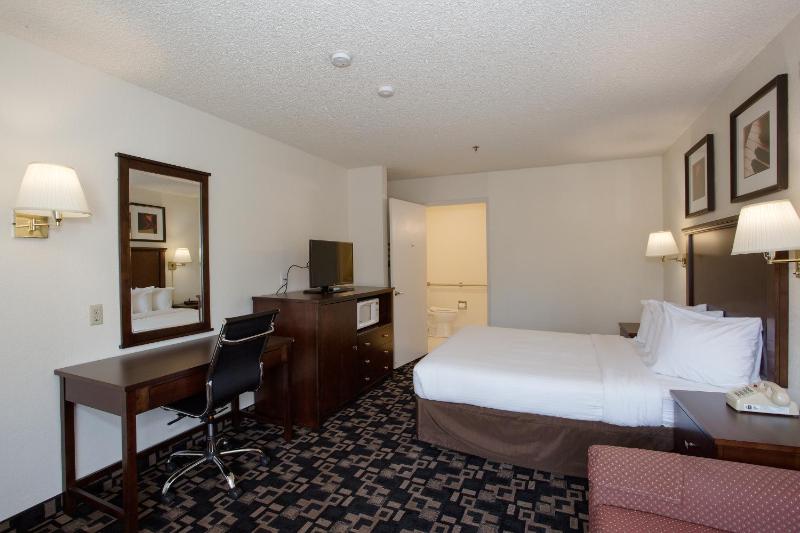 Queen Room - Disability Access/Non-Smoking