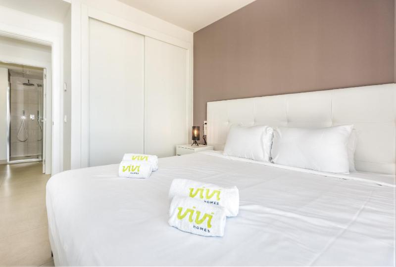 ViVi Homes - The Heights Pool Gym Sauna Terrace & Sea View - image 21