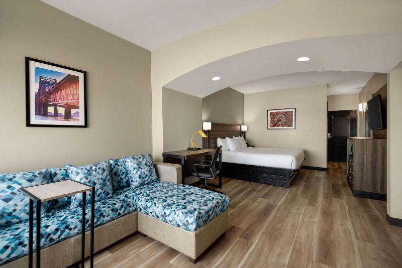 Executive King Room image 2