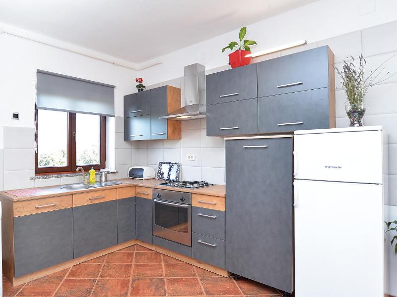 Apartment image 3
