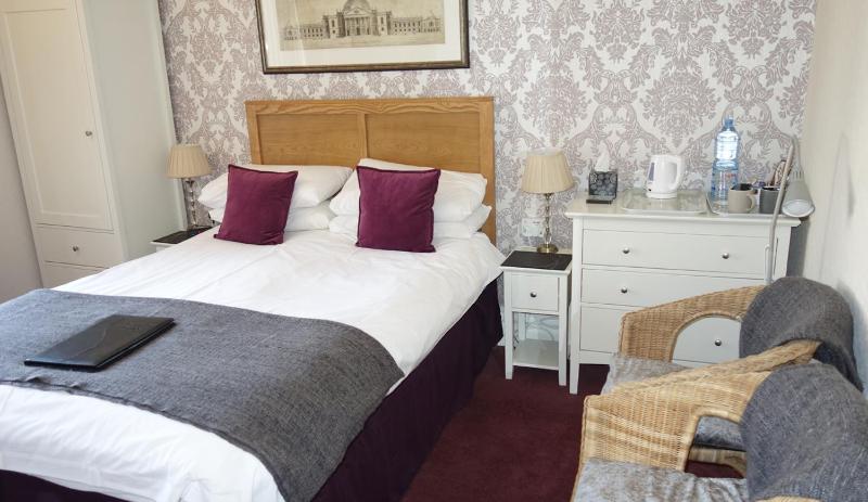 Standard Double Room image 2