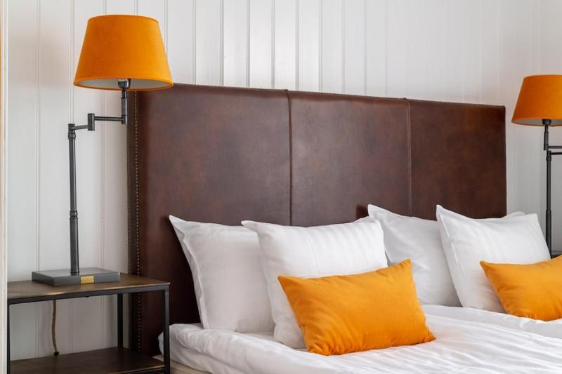 Standard Twin Room image 1