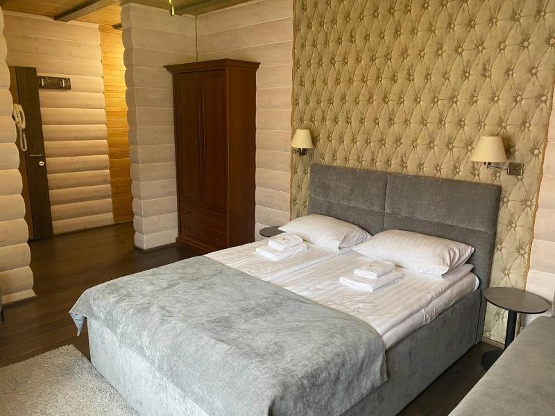 Superior Triple Room image 4