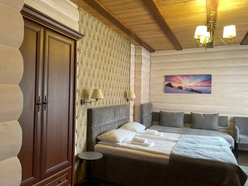Superior Triple Room image 2