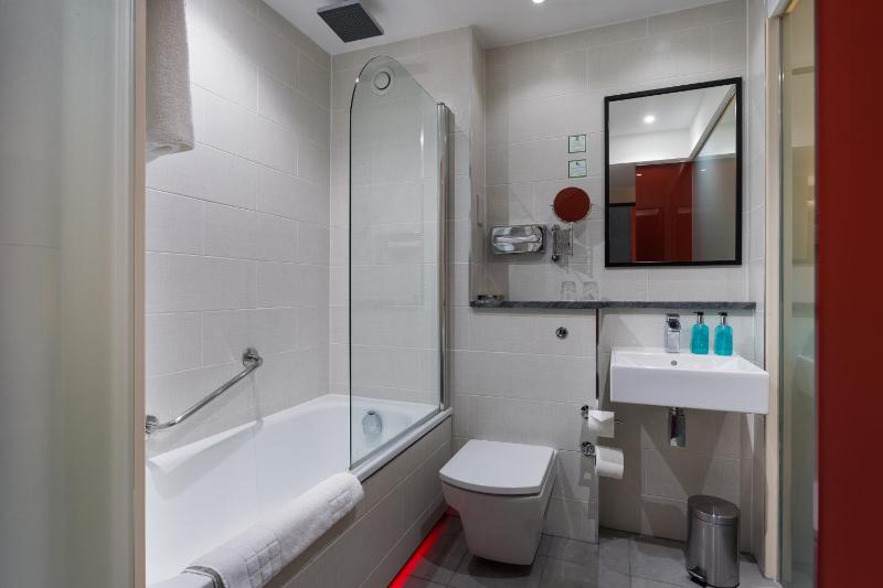 Standard King Room image 1