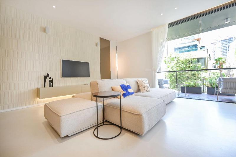 La Suite 3BR near the Beach by HolyGuest - image 9