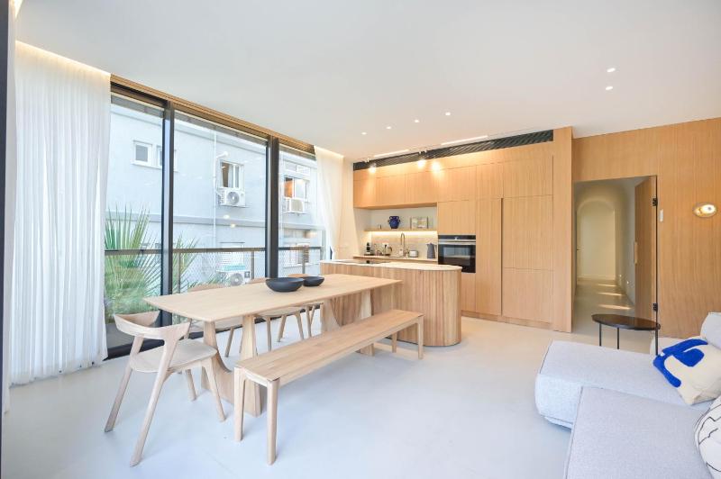 La Suite 3BR near the Beach by HolyGuest - image 11