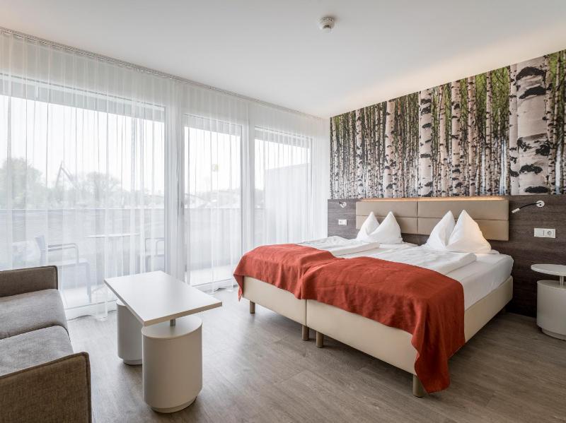 Large Double or Twin Room image 3