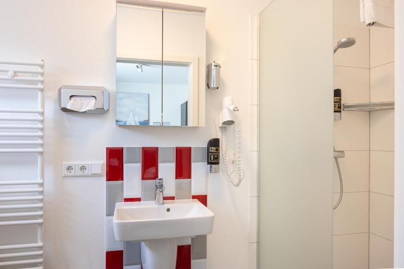 Single Room image 4
