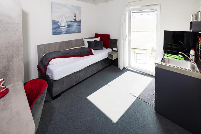 Single Room image 2