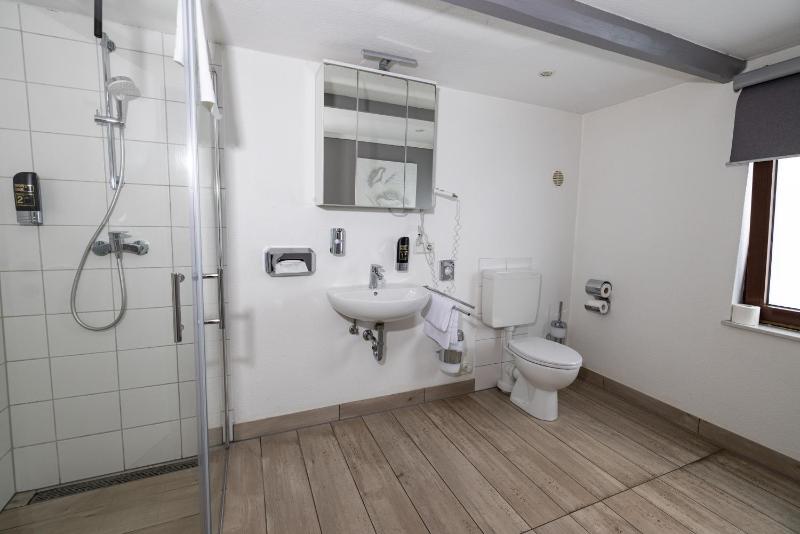 Single Room image 3