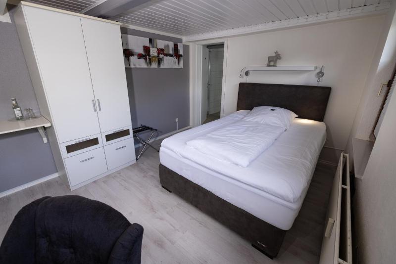 Single Room image 2