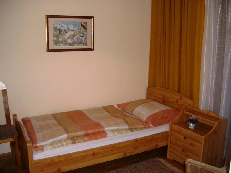 Family Room (2 Adults + 2 Children) image 2