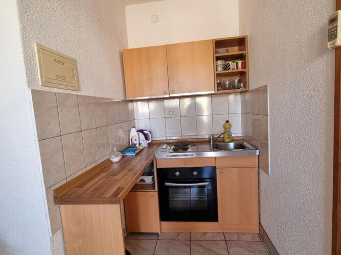 bedroom apartment with terrace - image 20