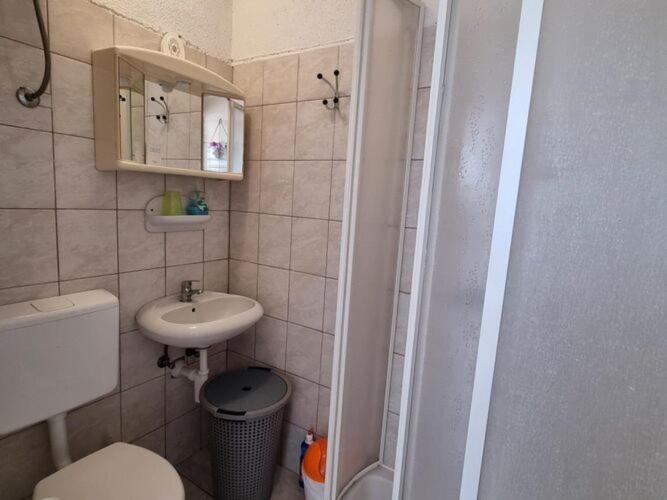 bedroom apartment with terrace - image 16