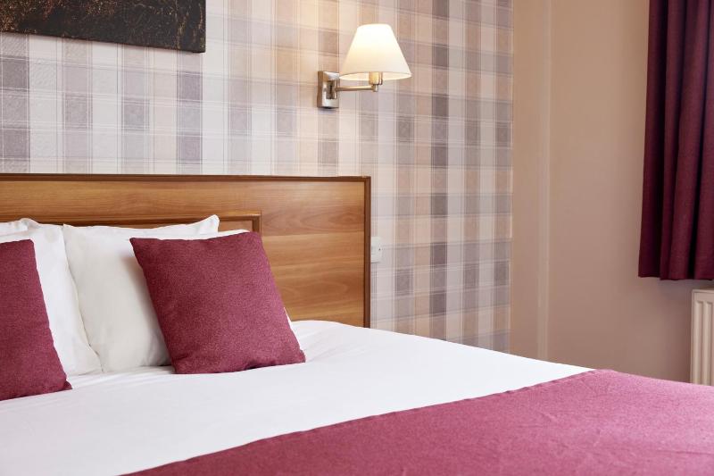 Standard Double Room image 4