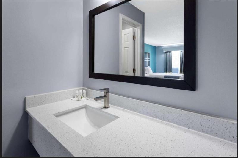Double Room - Disability Access/Non-Smoking image 2