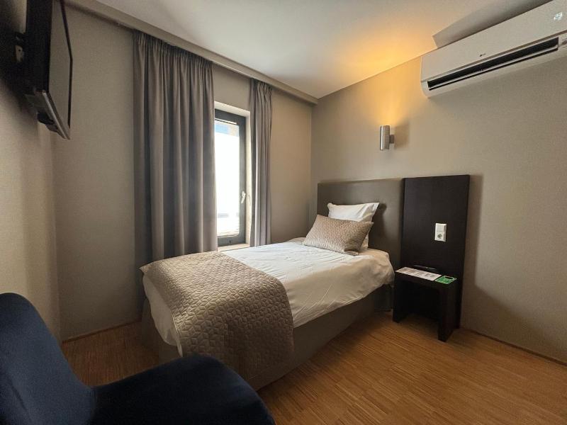 Single Room image 1