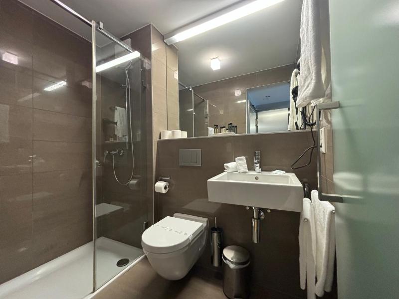 Single Room image 3