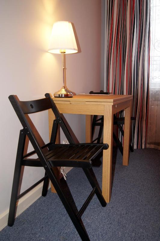 Small Single Room image 2
