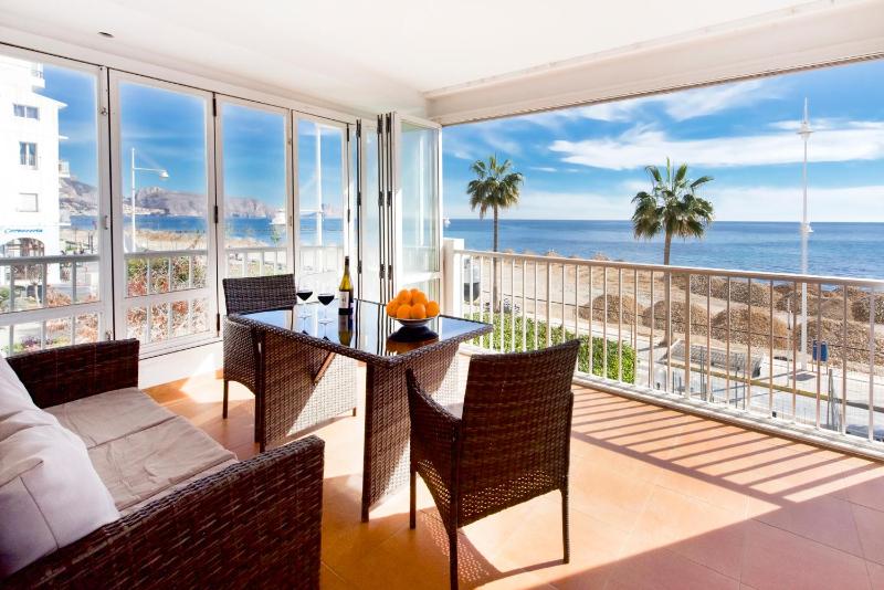 Deluxe Double Room with Balcony image 2