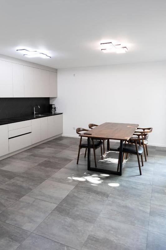 B-Chill House - image 21