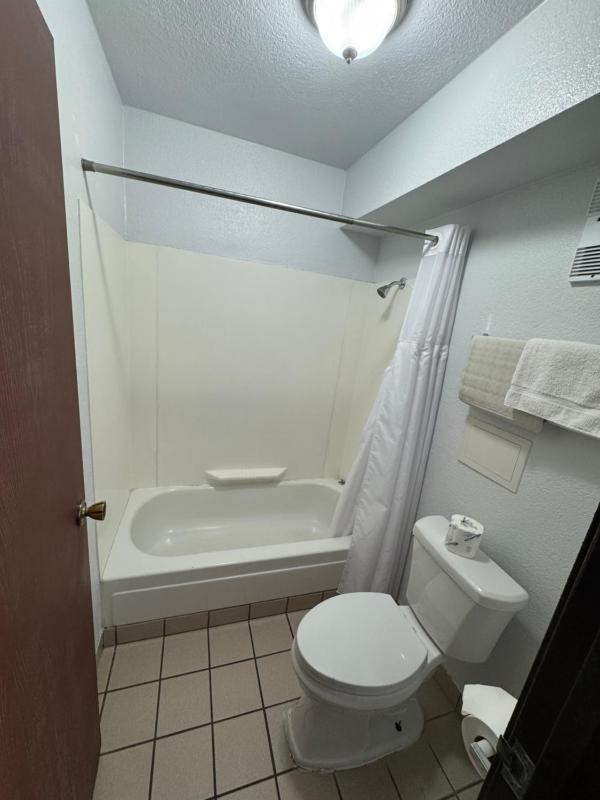 Double Room with Two Double Beds image 4