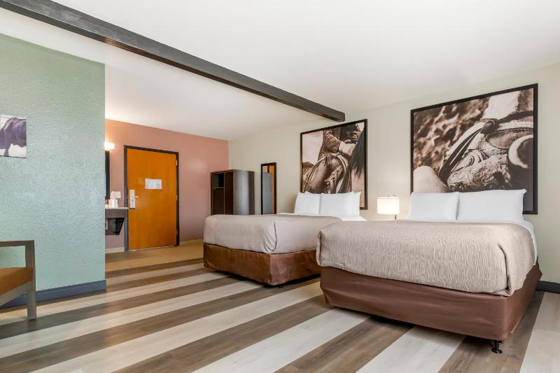 Standard Queen Room with Two Queen Beds and Transfer Shower - Accessible/Non-Smoking image 3