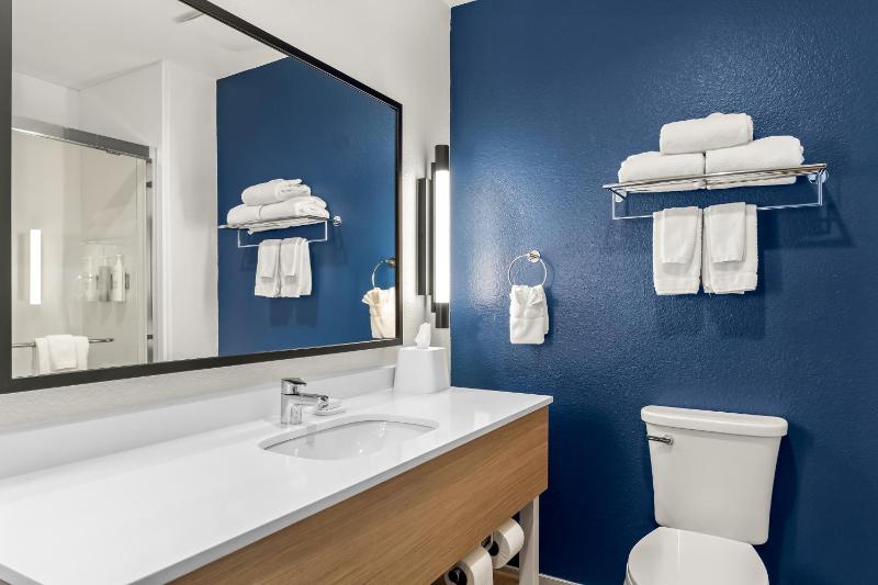 King Room image 2