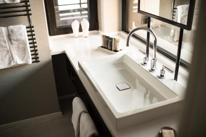 Design Superior Room (3 Adults) image 3