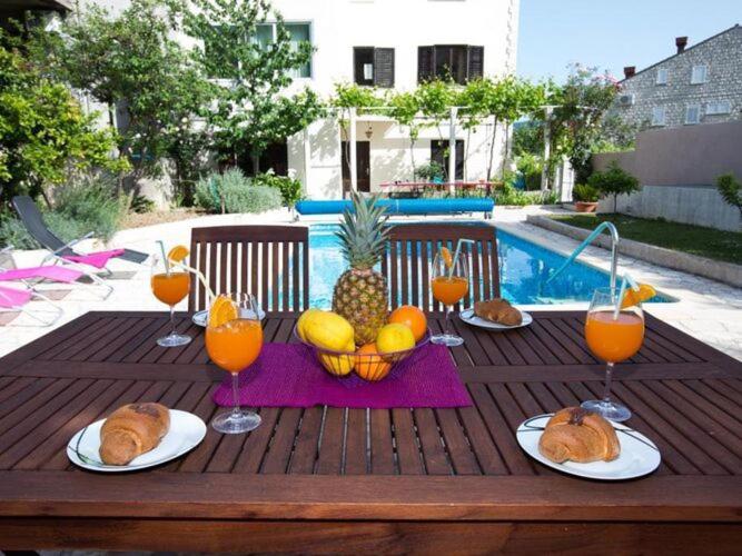 Villa Roza - One-Bedroom Apartment with Balcony - image 9