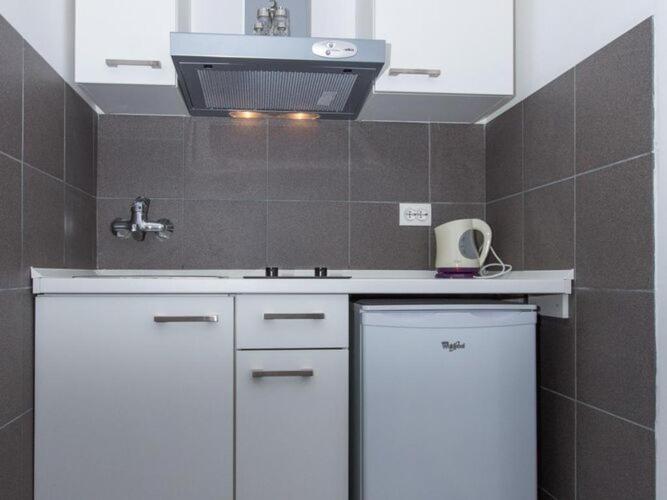 Villa Roza - One-Bedroom Apartment with Balcony - image 15