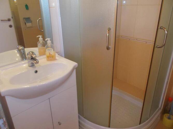 Apartments Sunce - One Bedroom Apartment with Terrace and Sea View - image 12