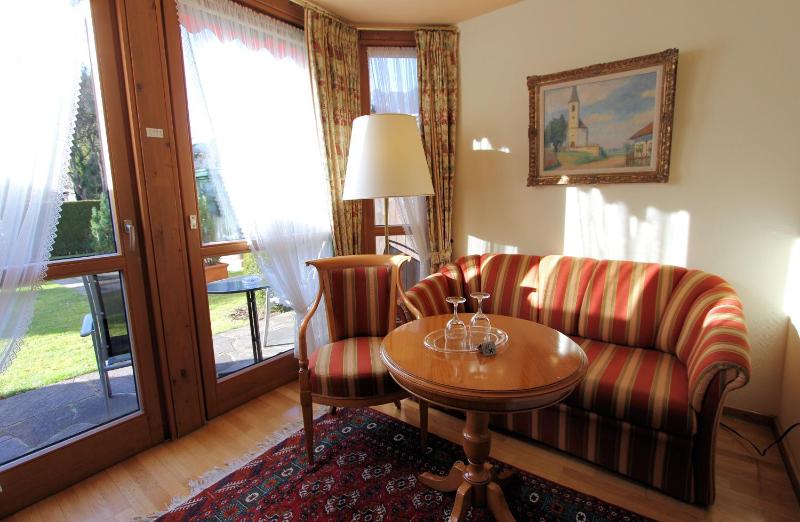 Deluxe Double Room image 3