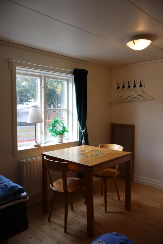 Family Room with Garden View image 2