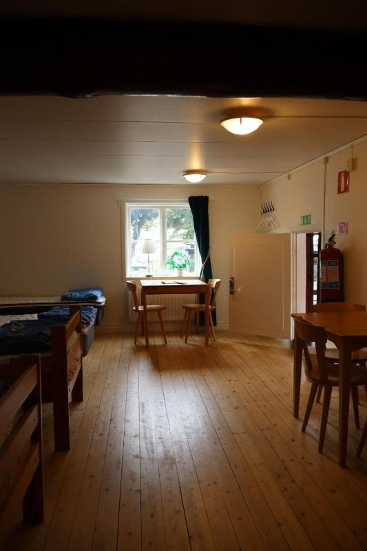 Family Room with Garden View image 3