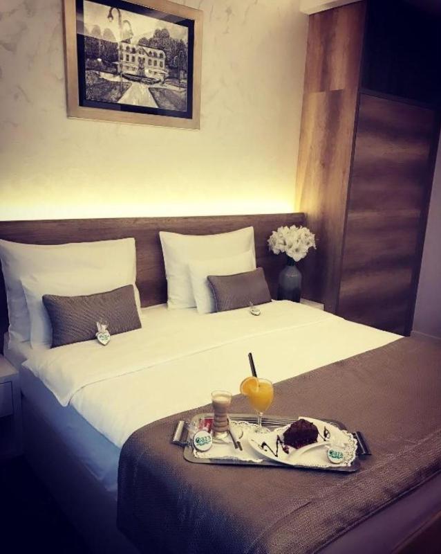 Double Room image 1