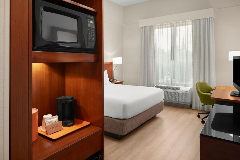 King Room image 3