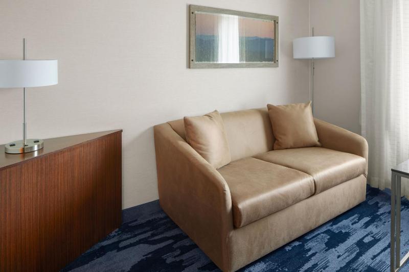 Queen Studio with Sofa Bed image 4
