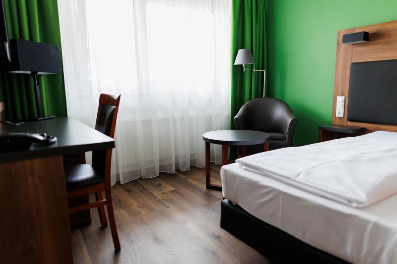 Deluxe Single Room image 2