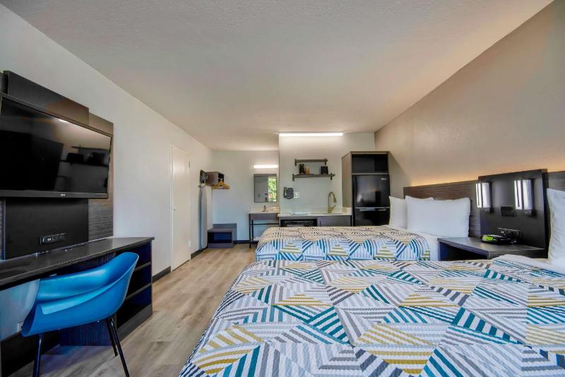 Deluxe Double Room - Non-Smoking image 4