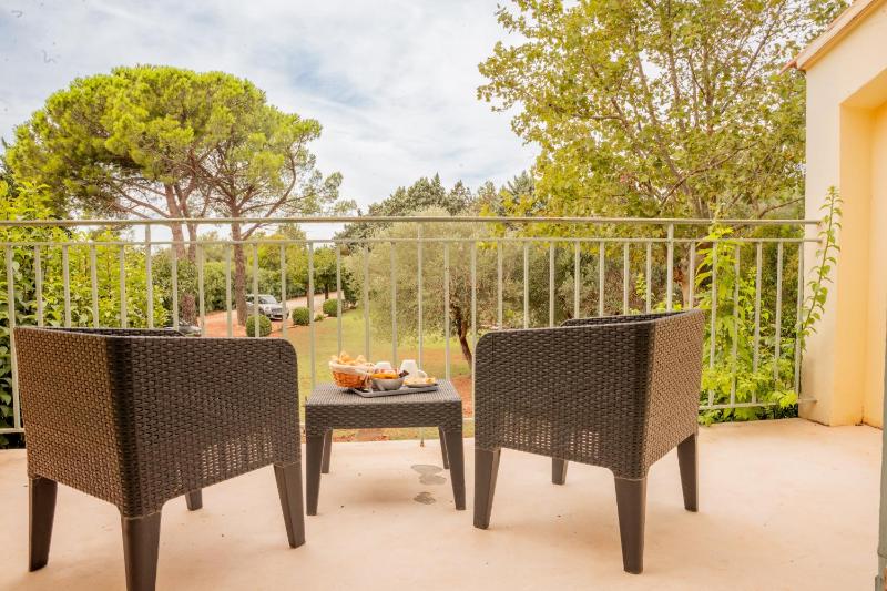 Superior Triple Room with Balcony or Terrace image 4