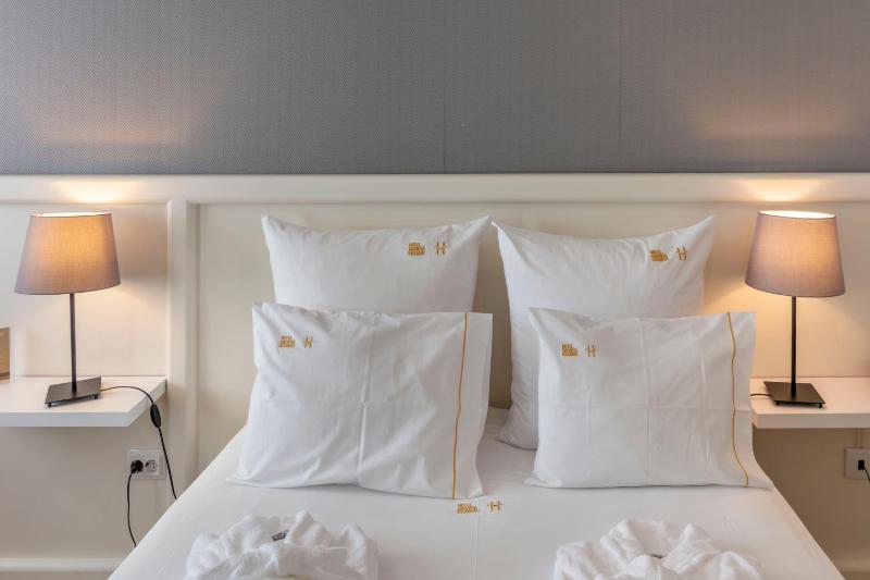 Budget Double Room image 3