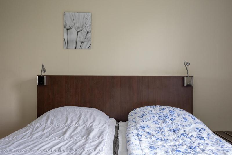 Double Room with Lake View image 2