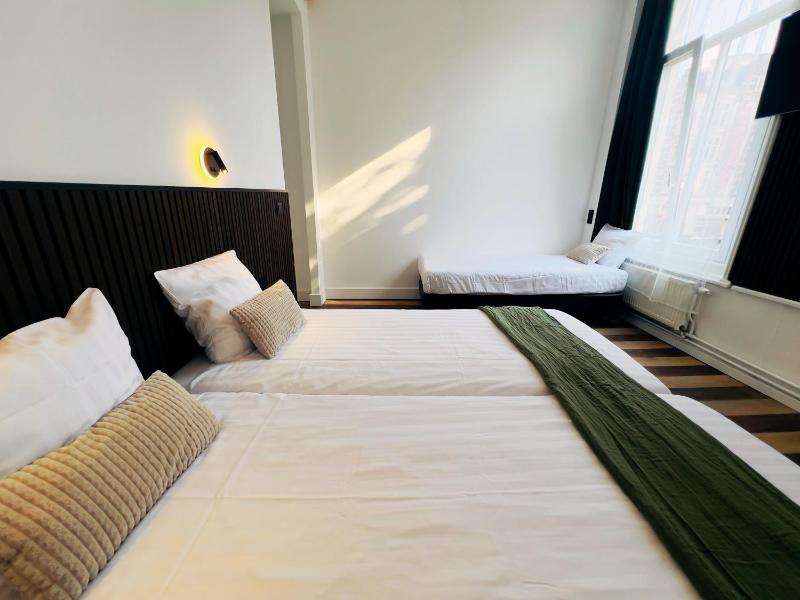Triple Room image 2