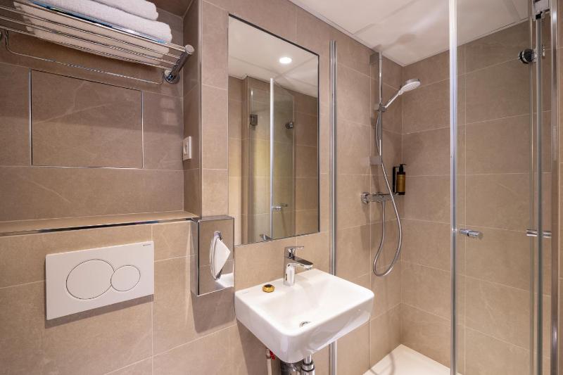 Double Room image 1