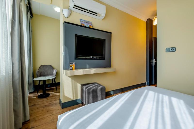 Economy King Room image 4