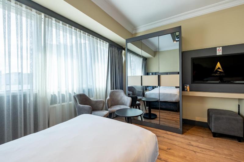 Deluxe Triple Room image 1